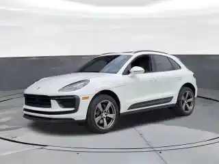 2026 Porsche Macan Base's photo