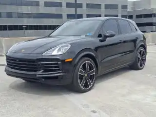 2023 Porsche Cayenne Platinum Edition's photo