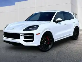 2025 Porsche Cayenne S's photo