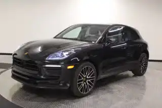 2025 Porsche Macan Base's photo