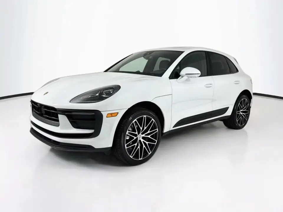 2026 Porsche Macan T photo 3