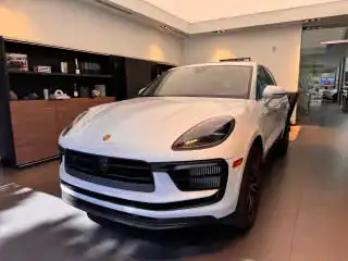 2023 Porsche Macan S's photo
