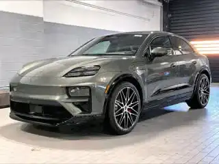 2026 Porsche Macan Macan Turbo Electric's photo