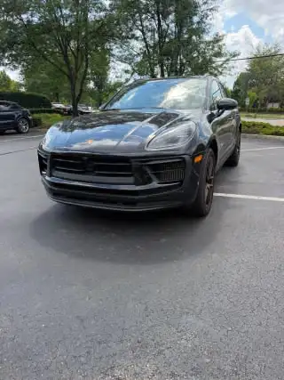 2023 Porsche Macan S's photo