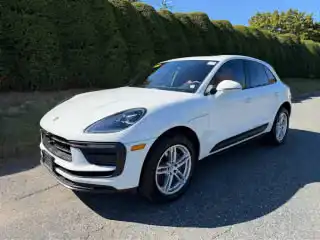 2026 Porsche Macan T's photo