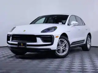 2026 Porsche Macan Base's photo