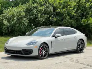 2023 Porsche Panamera 4S Executive's photo