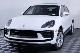 2026 Porsche Macan Base's photo