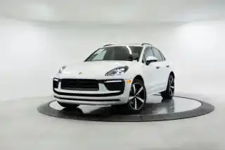 2023 Porsche Macan T's photo