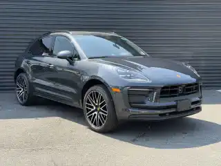 2026 Porsche Macan Base's photo