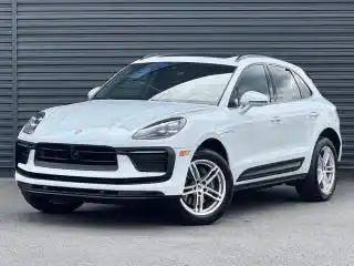 2022 Porsche Macan Base's photo