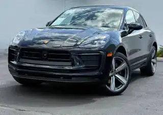 2025 Porsche Macan Base's photo