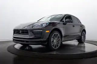 2026 Porsche Macan Base's photo