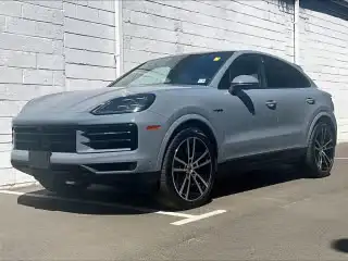 2025 Porsche Cayenne E-Hybrid's photo