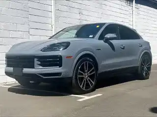 2025 Porsche Cayenne E-Hybrid's photo