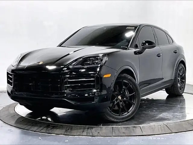 2026 Porsche Cayenne Base photo 3