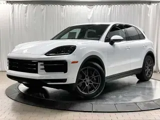 2026 Porsche Cayenne Base photo 5