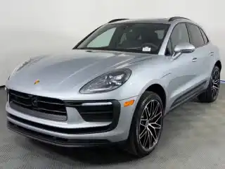 2026 Porsche Macan Base's photo