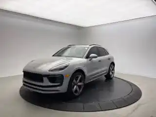 2023 Porsche Macan S's photo