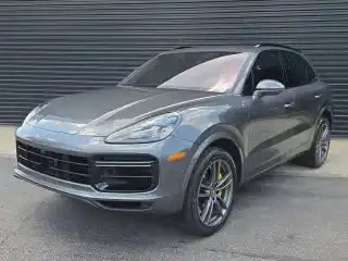 2023 Porsche Cayenne Turbo's photo