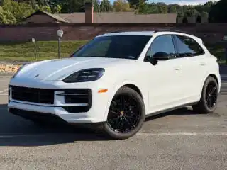 2024 Porsche Cayenne Base's photo