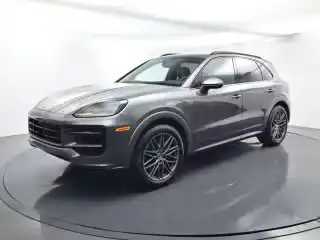 2025 Porsche Cayenne Base's photo