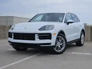 2026 Porsche Cayenne Base's photo