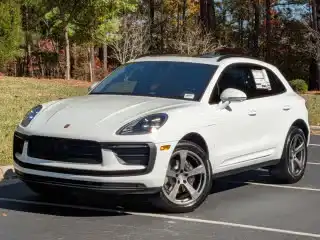 2026 Porsche Macan T's photo