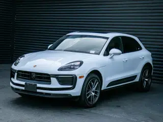 2023 Porsche Macan Base photo 5