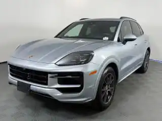 2025 Porsche Cayenne Base's photo