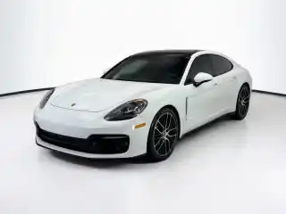 2023 Porsche Panamera 4 Platinum Edition's photo