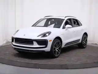 2026 Porsche Macan Base's photo