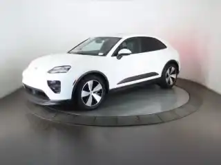 2024 Porsche Macan Macan 4 Electric's photo