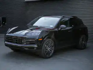 2026 Porsche Cayenne Base's photo