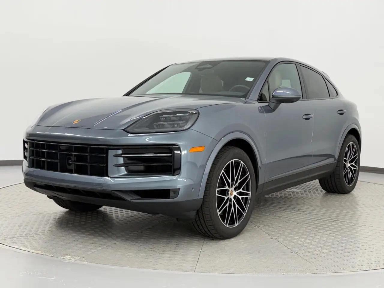 2026 Porsche Cayenne Base photo 4