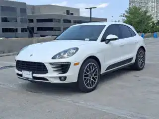 2018 Porsche Macan Sport Edition's photo