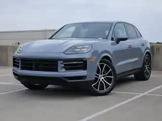 2025 Porsche Cayenne Base's photo