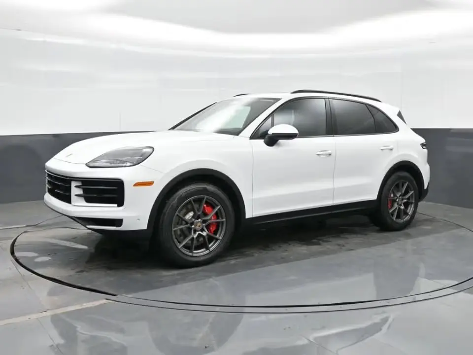 2026 Porsche Cayenne S photo 3