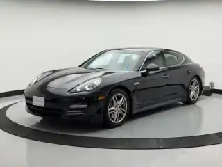 2010 Porsche Panamera 4S's photo