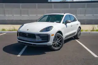 2026 Porsche Macan T's photo