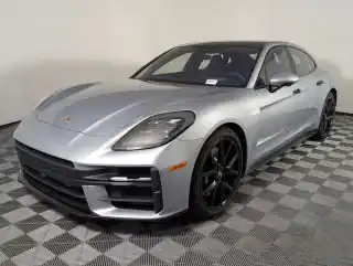 2026 Porsche Panamera GTS's photo