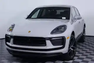 2026 Porsche Macan Base's photo
