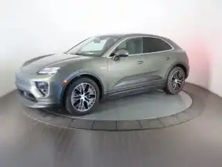 2025 Porsche Macan Macan 4S Electric's photo