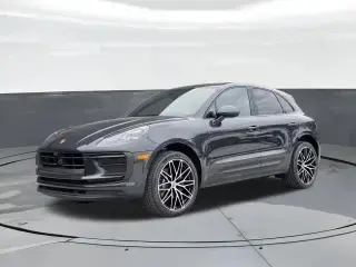 2026 Porsche Macan Base photo 5