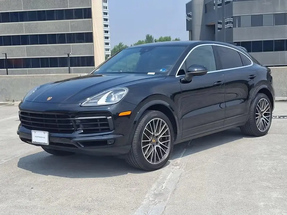 2022 Porsche Cayenne Base photo 3