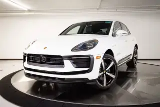 2026 Porsche Macan Base photo 5