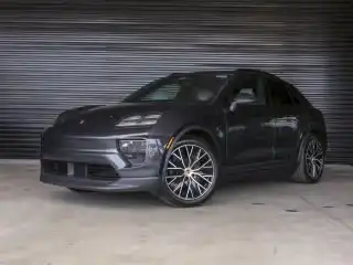 2026 Porsche Macan Macan Electric's photo