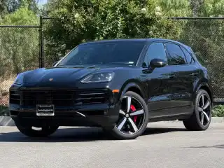 2025 Porsche Cayenne S E-Hybrid's photo