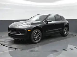 2026 Porsche Macan Base's photo
