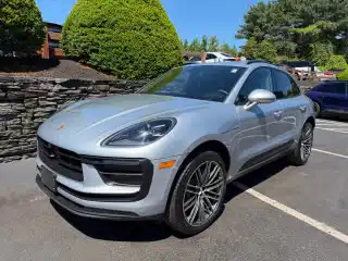 2026 Porsche Macan T's photo
